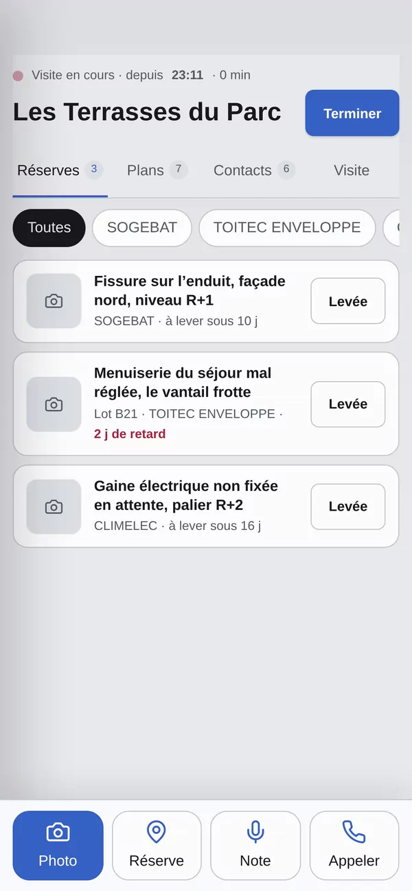 Mode visite : réserves ouvertes du chantier, gros boutons Photo, Réserve, Note, Appeler.